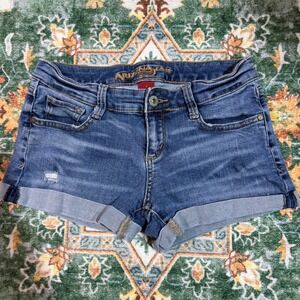 Arizona Jean Co. Denim Shorts Blue Distressed‎ Cuffed Womens